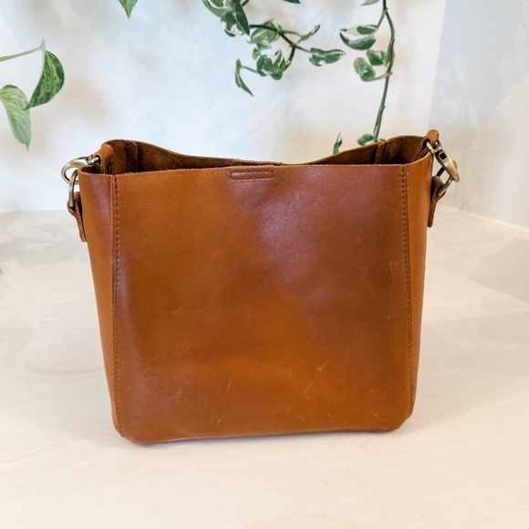 Portland Leather Butterfly Bucket Bag in Honey - Picture 8 of 8